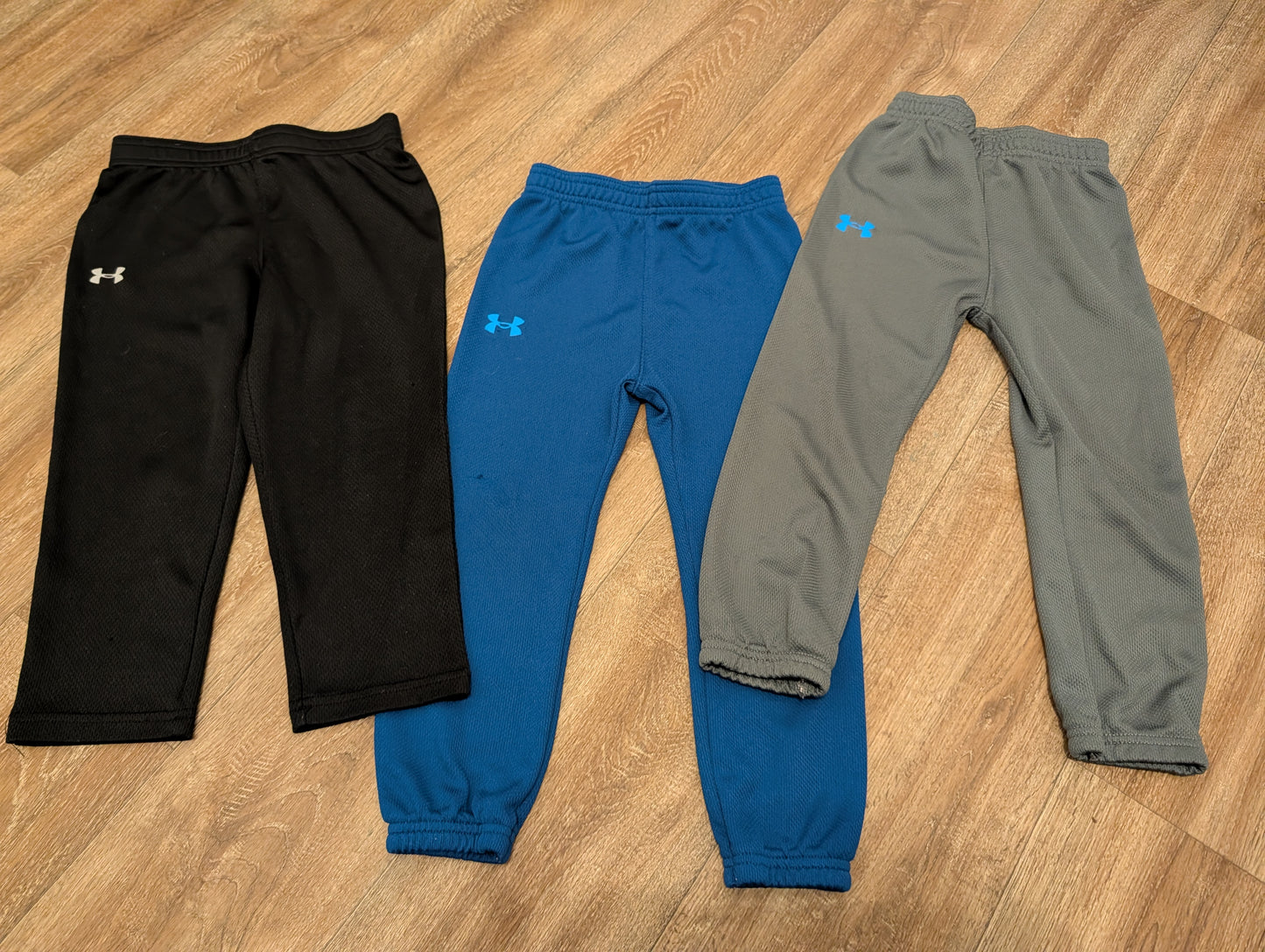 #7 Bundle of Boys Lightweight pants Under Armour Size 3T