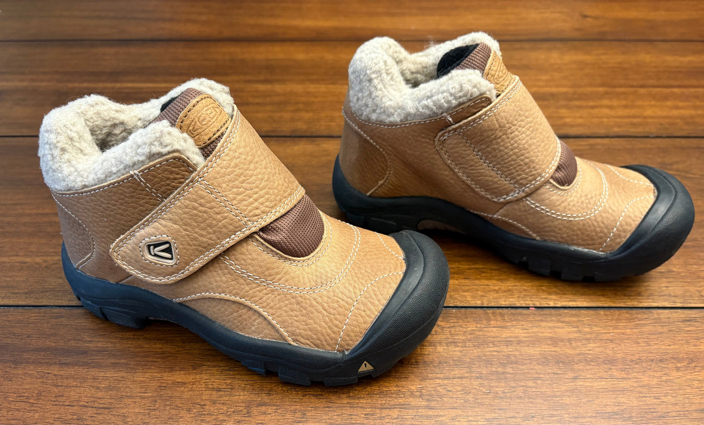 Seller #210 Keen Boys Size 1 Light Khaki Leather Fleece Lined Boots NWOT