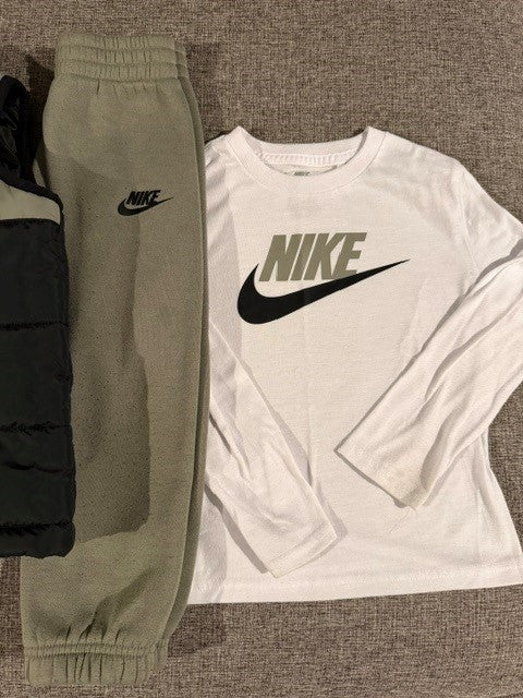 Seller #179 | Nike Long Sleeve/Sweatpants & Vest Set | Toddler 4T