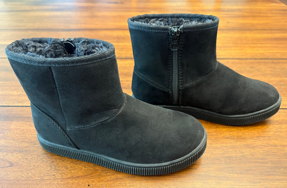 #197 Cat & Jack Girls Size 2 Black Holland Shearling Style Boots