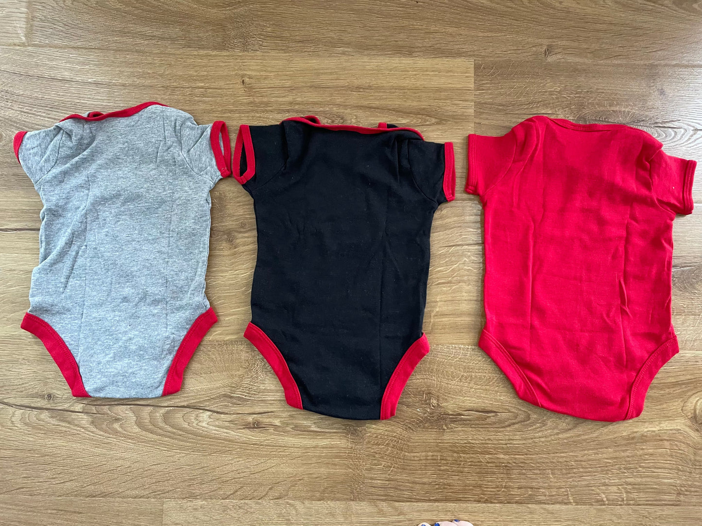 #6 - Girls Cincinnati Bearcats Bodysuit/Onesies, 6-9 months