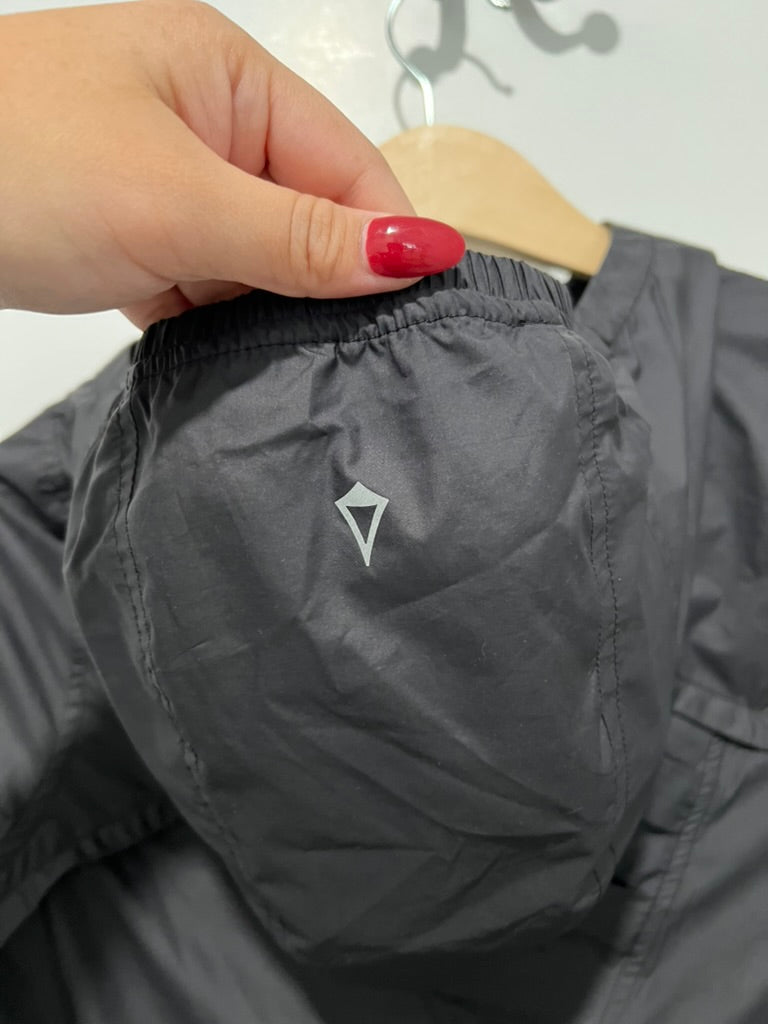 Seller #76- IVIVVA Lululemon Youth Girls 14 Black Windbreaker Jacket Full Zip Hooded Pockets