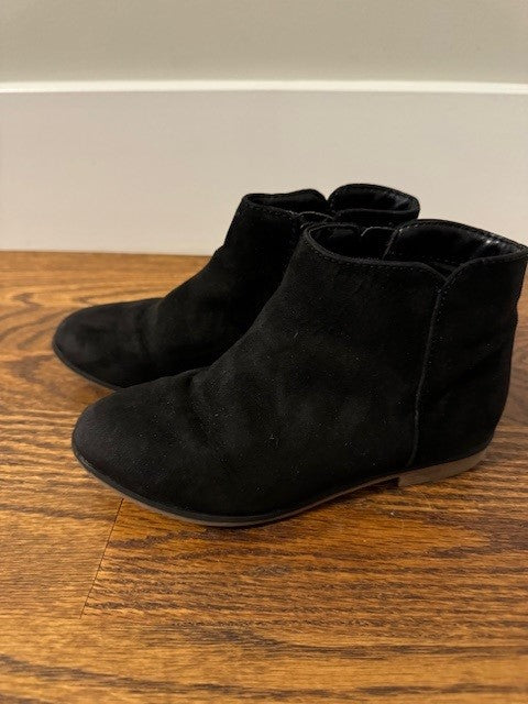 Cat & Jack Boots size 12 GUC