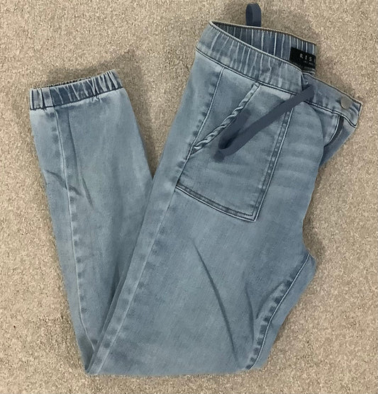 #130 Risen Jogger Style Jeans Sz 11