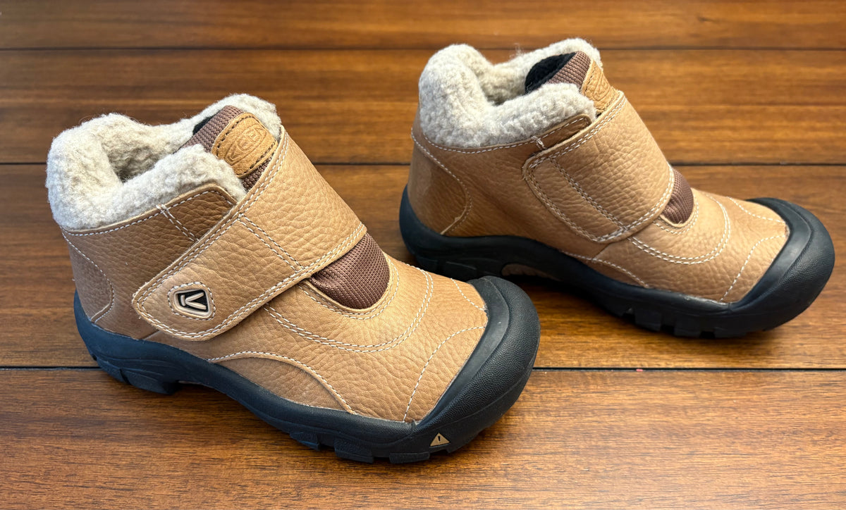 #197 Keen Boys	Size 1	Light Khaki Leather Fleece Lined Boots NWOT