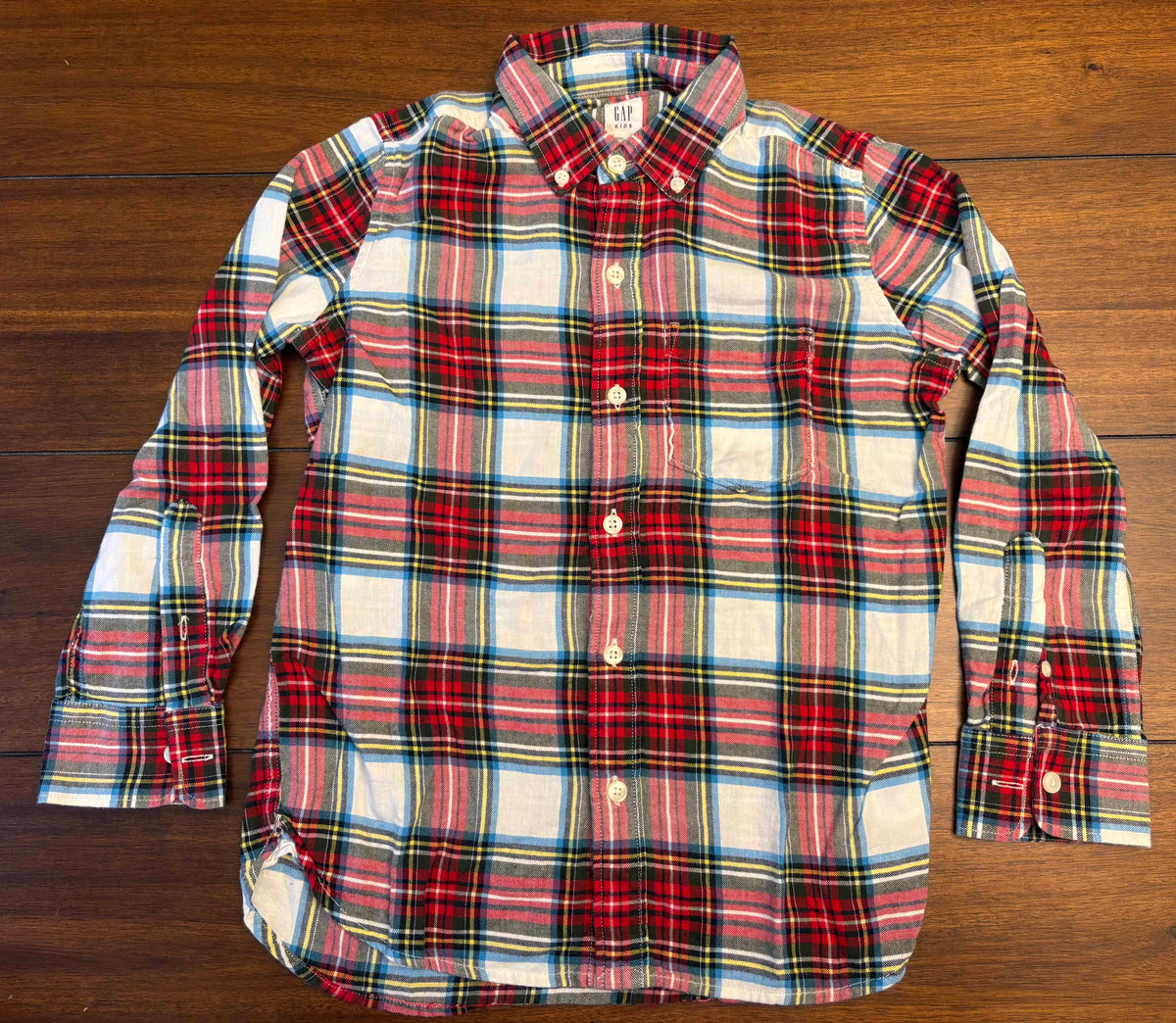 #197 Gap Boys Size 8 (M) Red Cream Green Plaid	Long Sleeve Button Down Flannel Shirt
