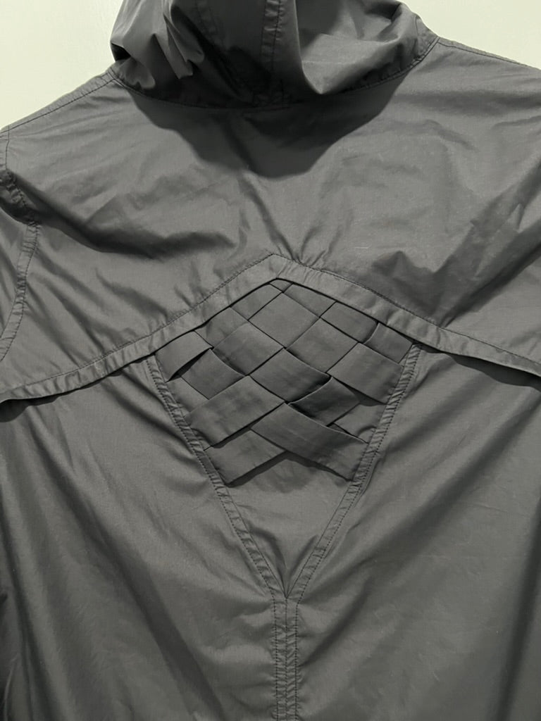 Seller #76- IVIVVA Lululemon Youth Girls 14 Black Windbreaker Jacket Full Zip Hooded Pockets
