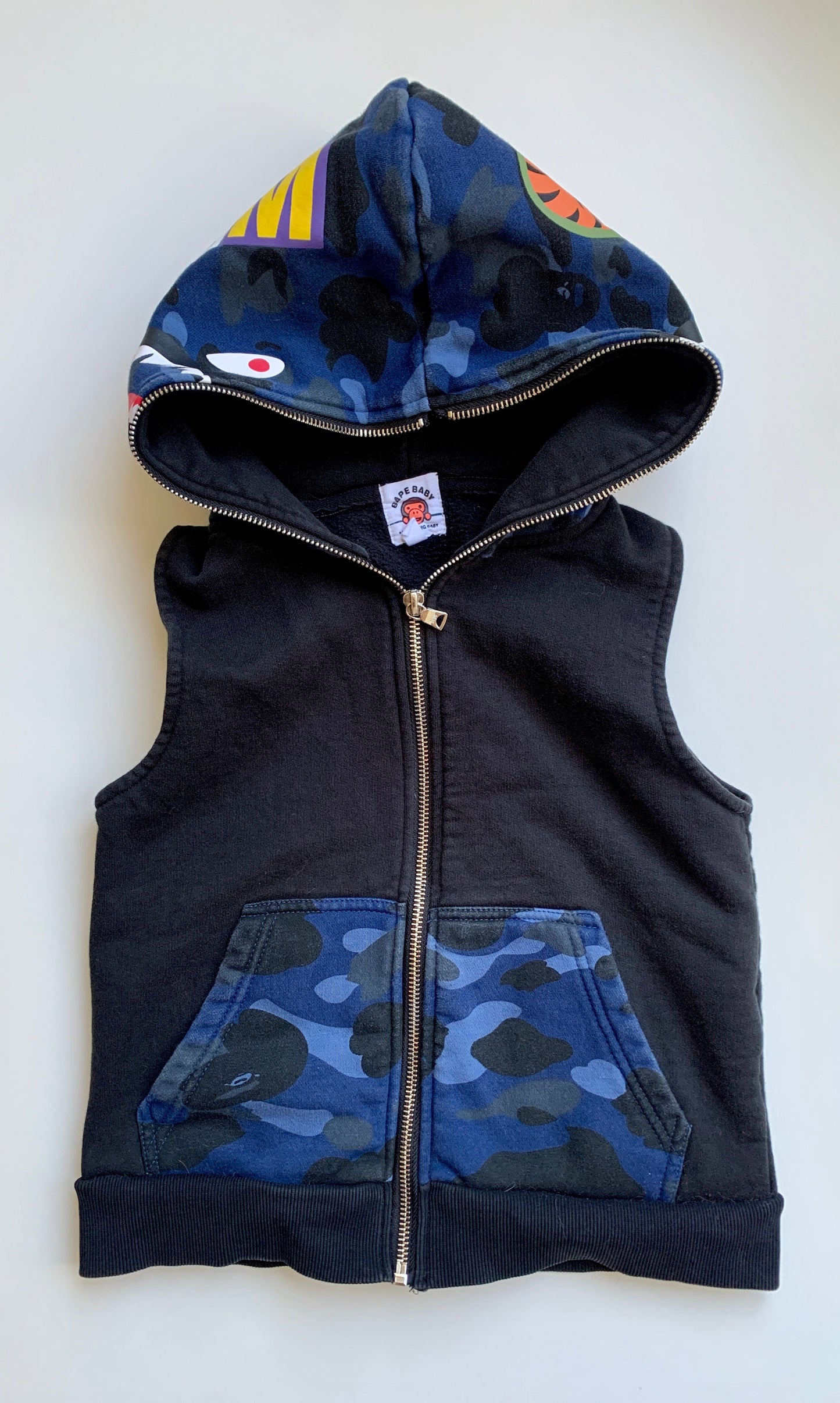 Seller 122 Boys BAPE Vest Size 130 (6/7)