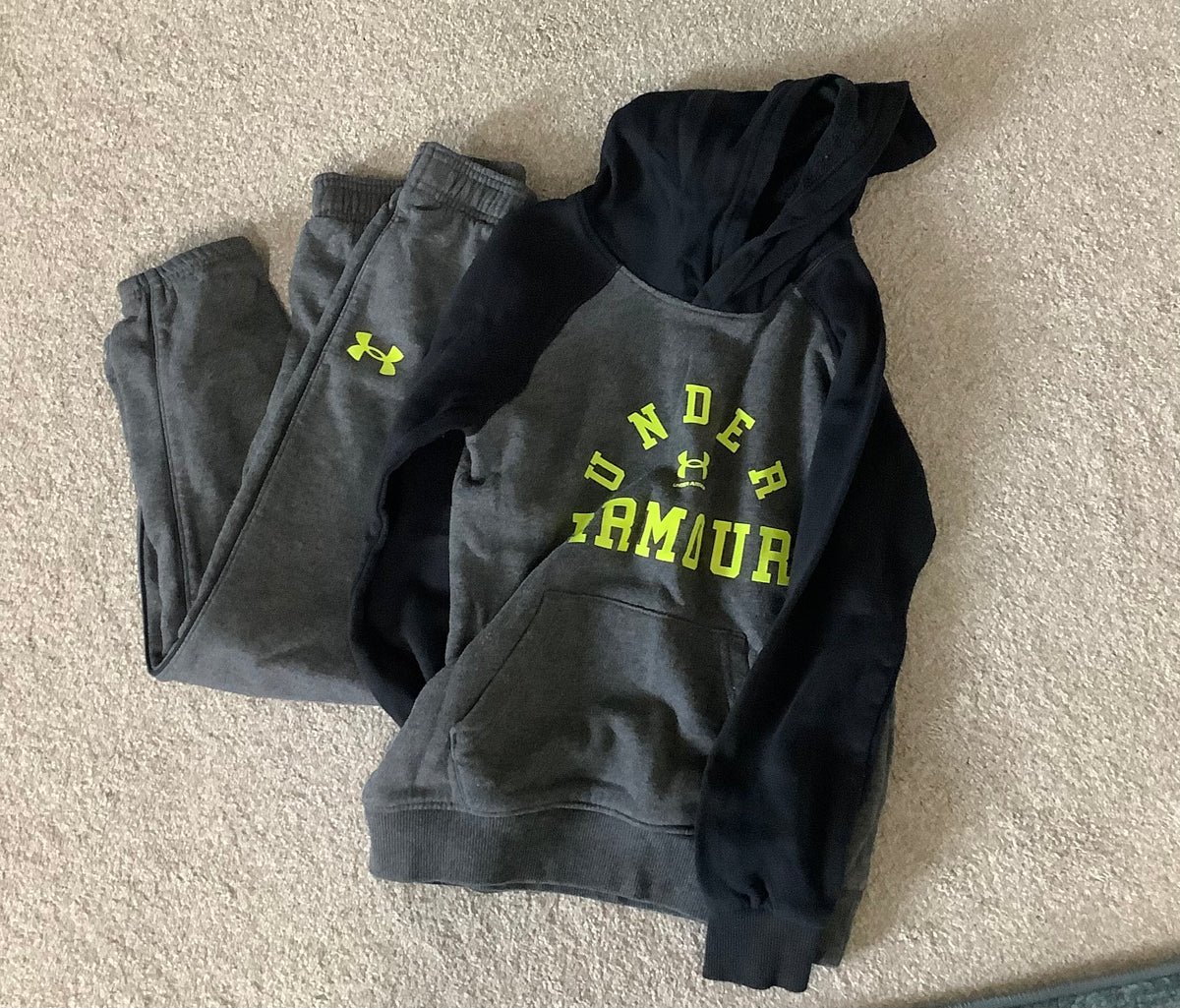 #130 Under Armour Sweats Set Sz 7