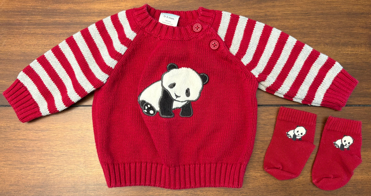 #197 Gymboree Boys Size 0-3M Red Panda Bear Sweater & Socks