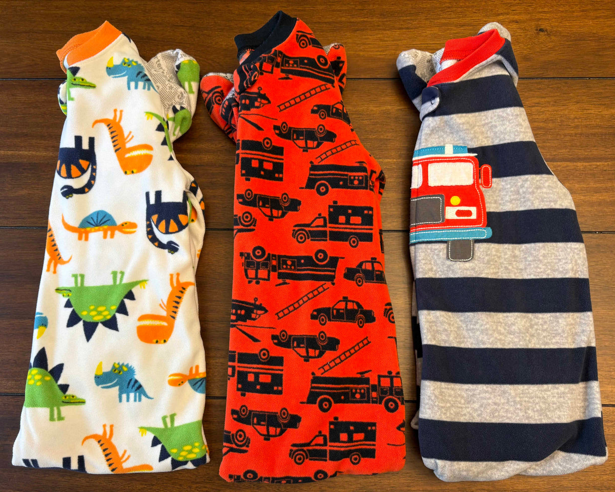 #197 Carter's Boys Size 4T White Orange & Gray Printed Fleece Footed Zipper Sleeper Bundle