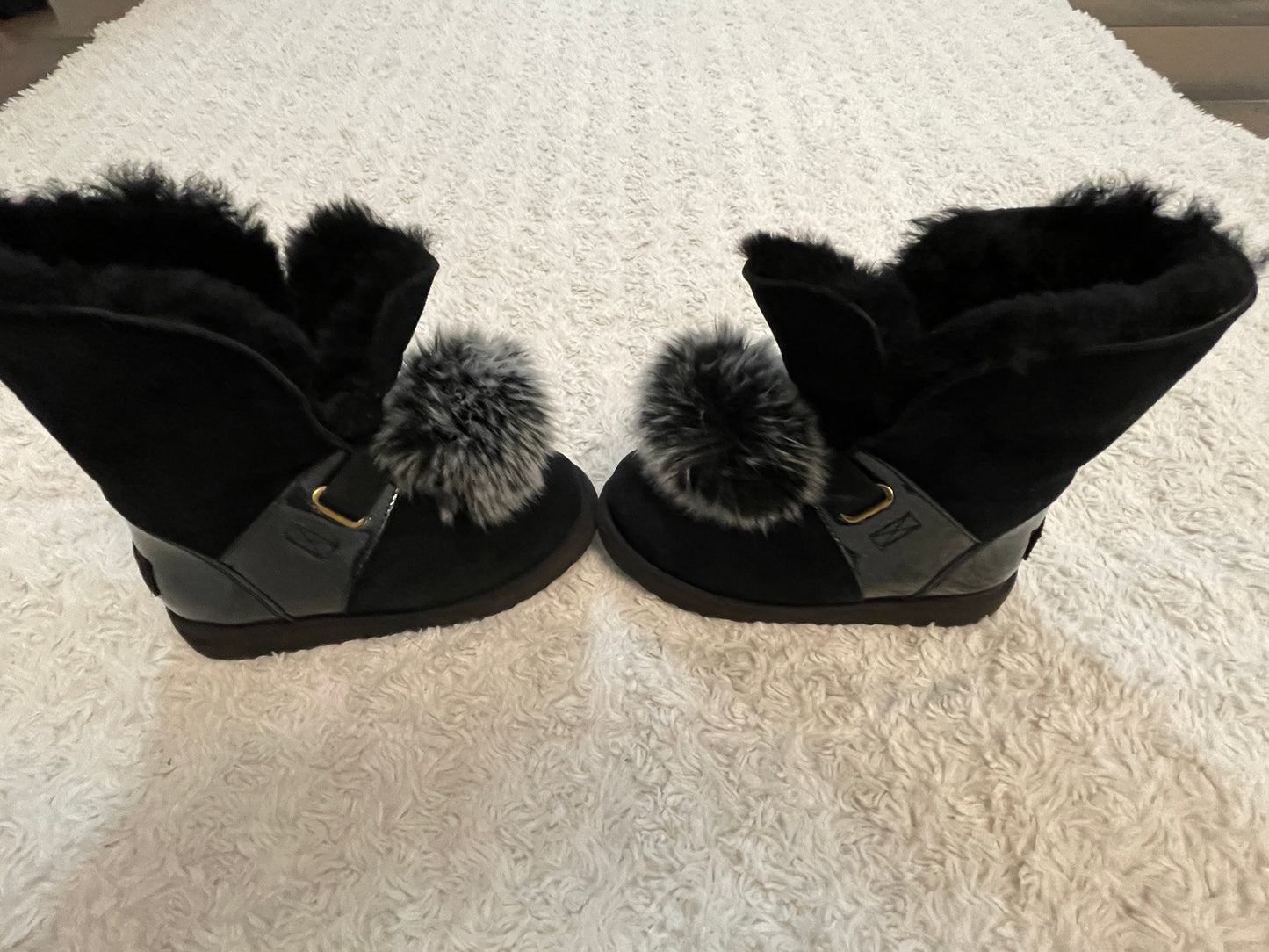 PPU Montgomery EUC Uggs Ainsley Black Suede Waterproof Shearling Lined Girls Boots Size 13