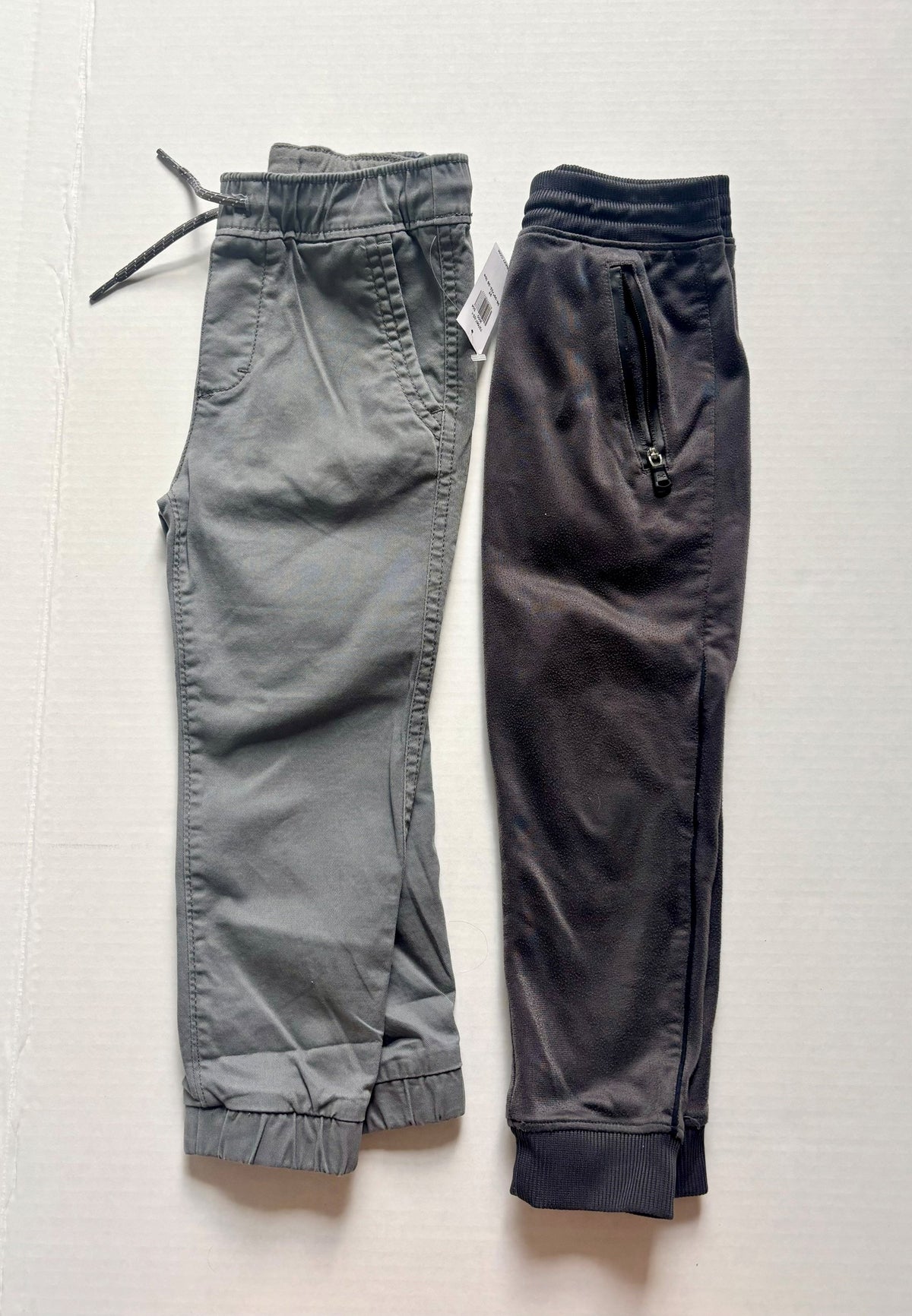 #154 Cat and Jack and UA Joggers Boys 3T NWT-VGUC