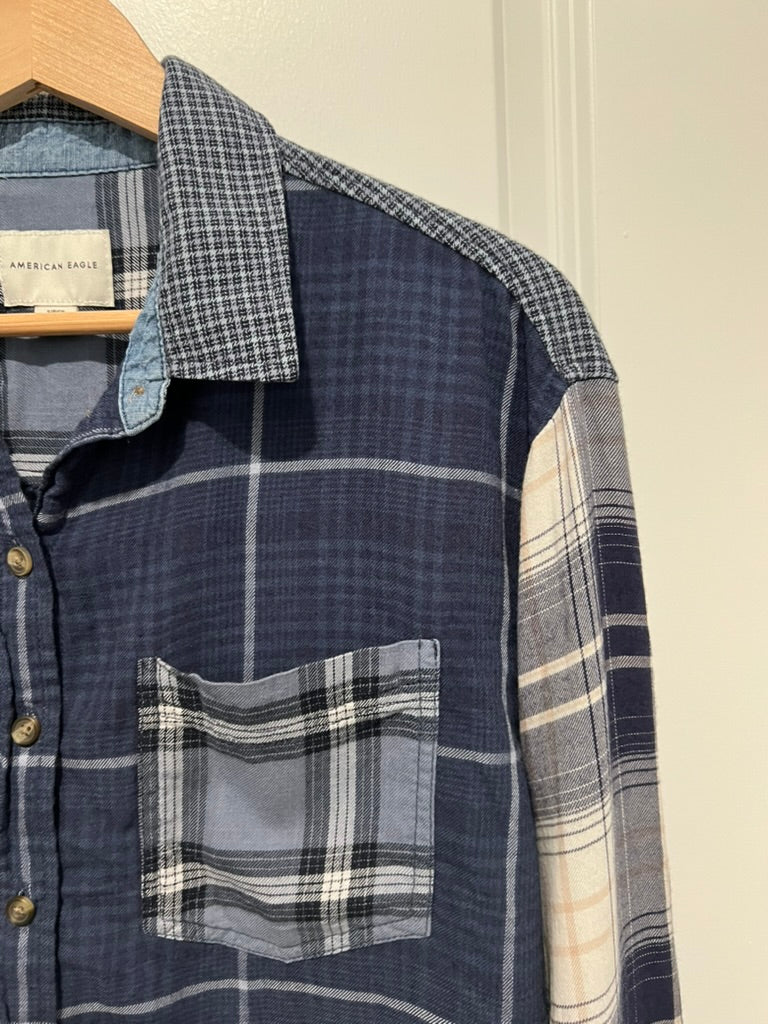 Seller #76 -  American Eagle Blue Plaid/White Cropped Flannel Size Small Country Western