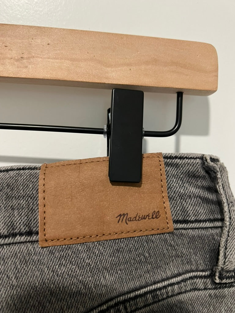 Seller #76 - Madewell The Perfect Vintage Jean in Cosner Wash Knee Rip Edition Size 26 Petite