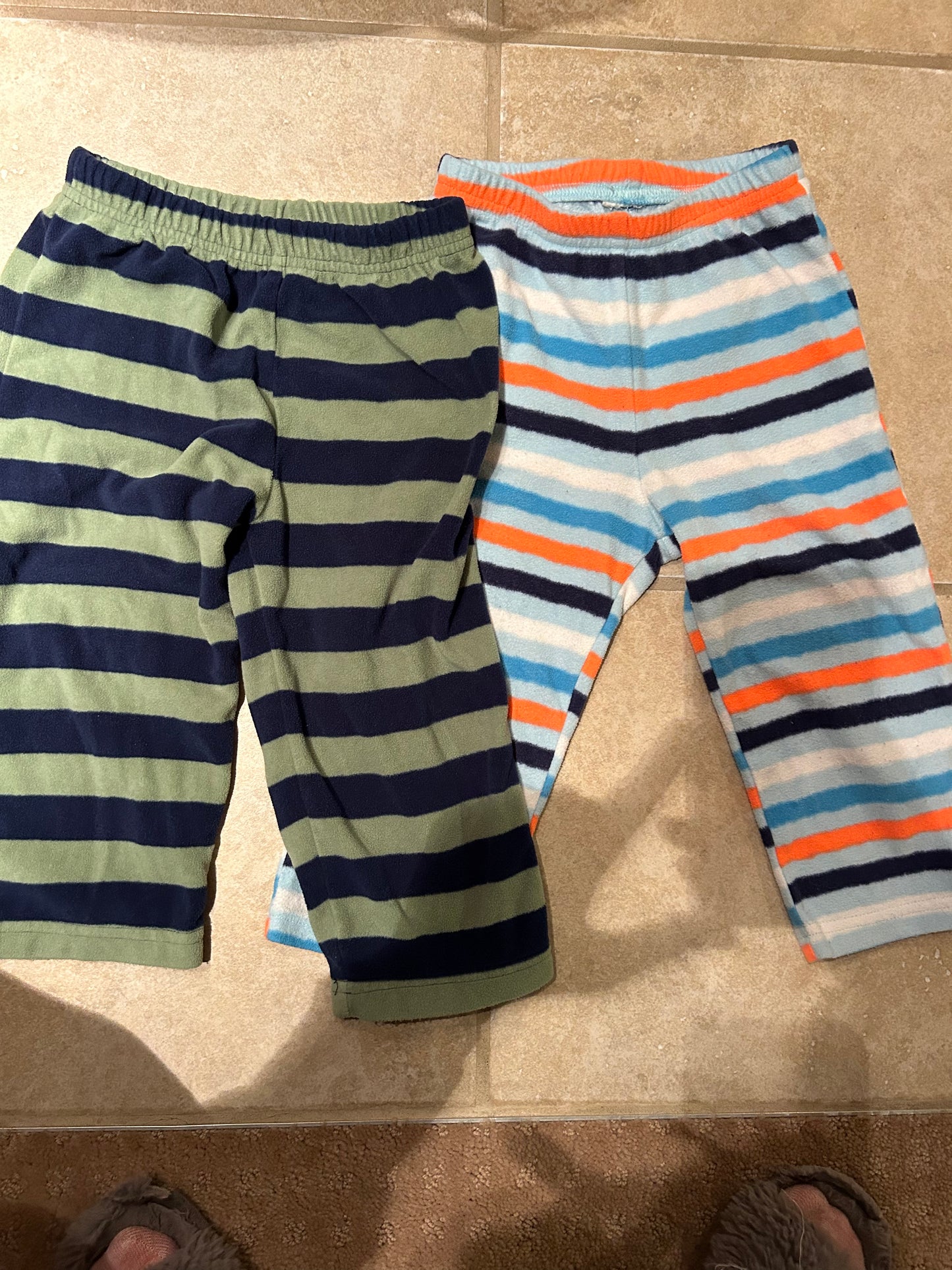Set of 2 boys fleece pajamas pants 2t Carters and Amazon Essentials
