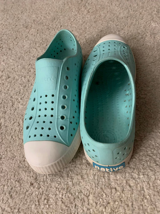 Natives Size J5 (Teal and White)