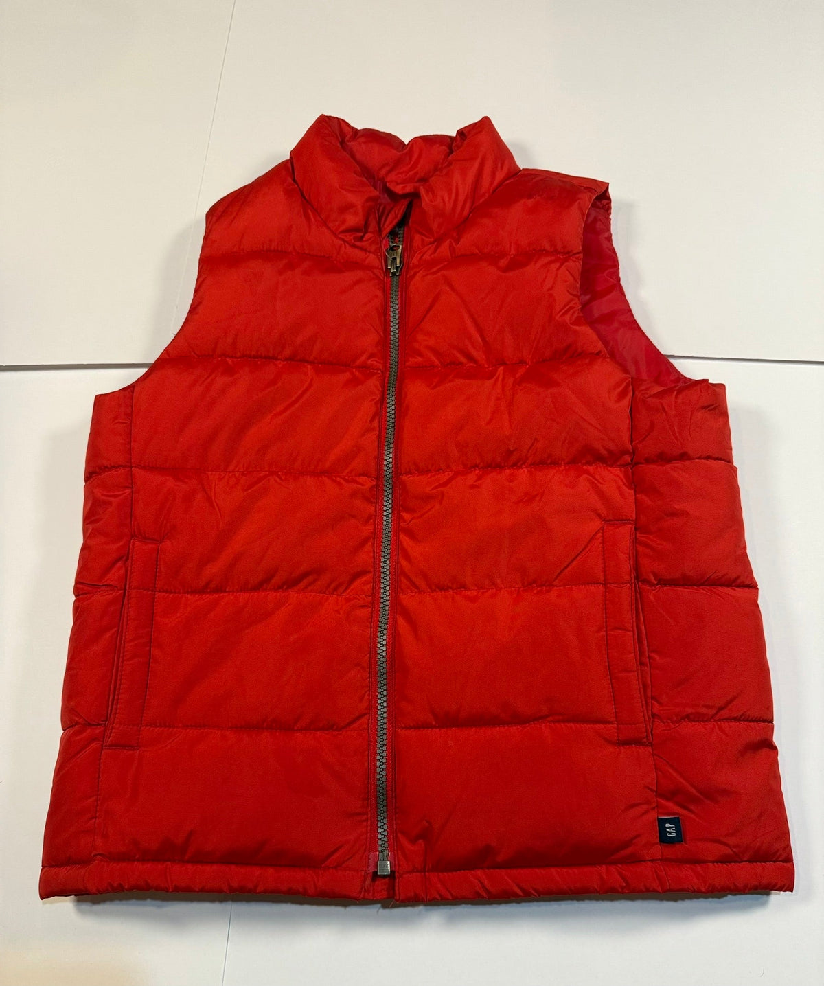 #141 Boys Medium NWOT Gap Kids Red Puffer Vest
