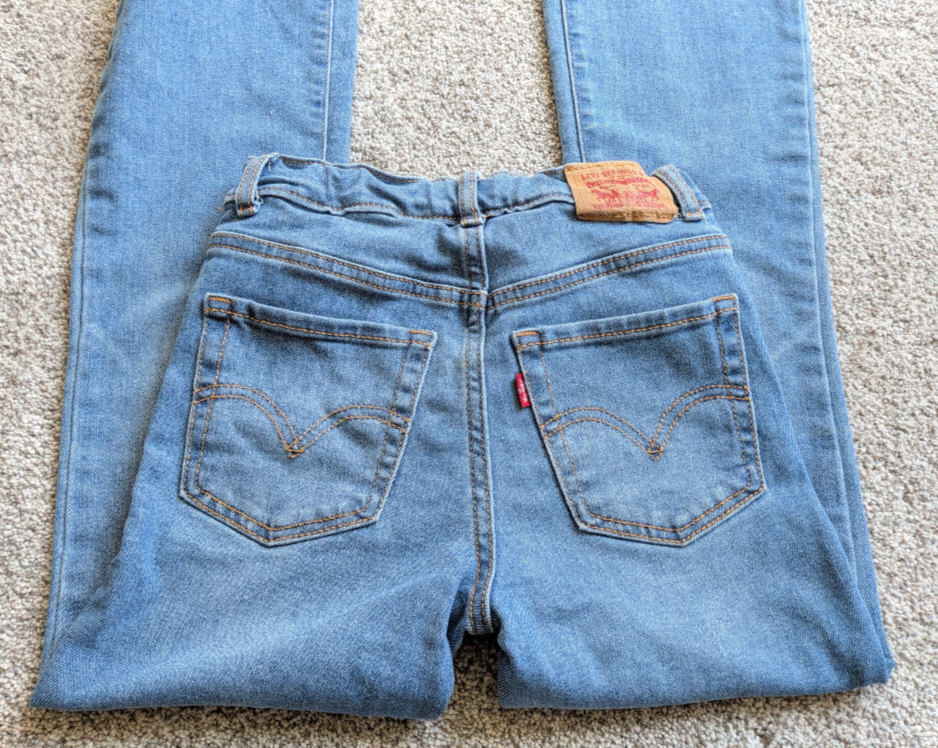 #17 Girls Levi's jeans 726 flare size 8