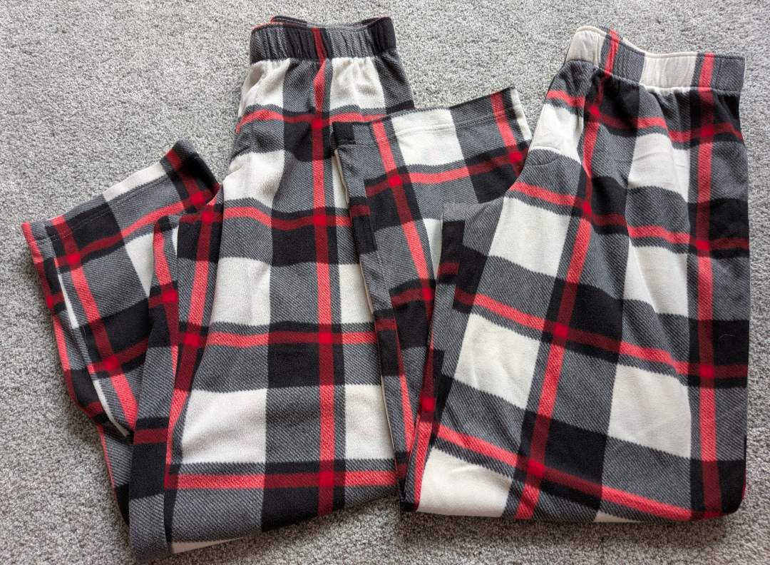 #17 Wondershop 2 pairs fleece pajama pants Mens M & L