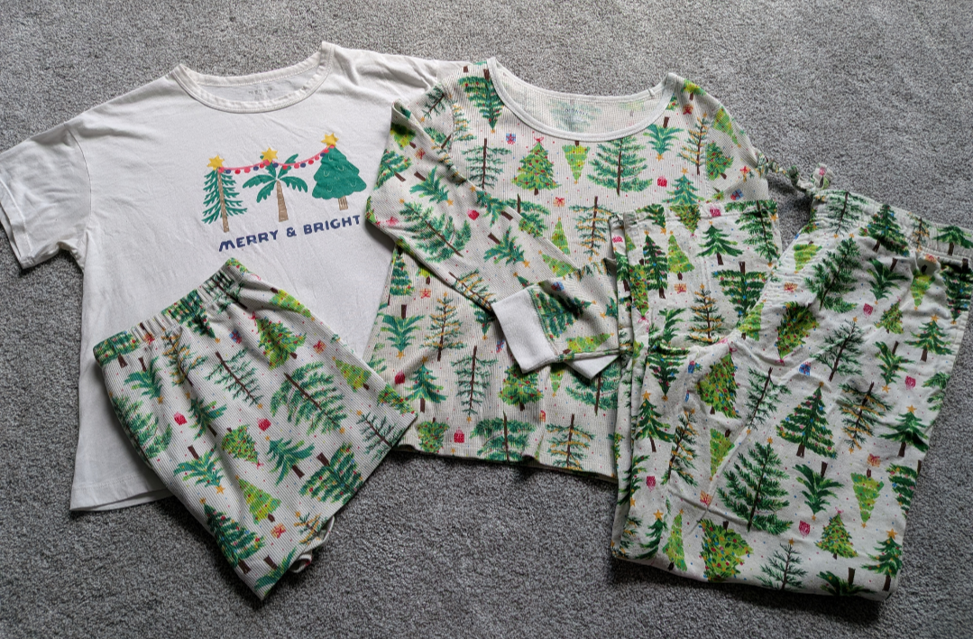 #17 4 piece set Old Navy Pajamas women's size L