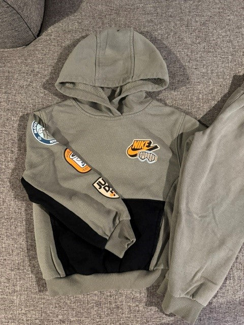 Seller #179 | Nike Sweatshirt & Sweatpants | Toddler 4T