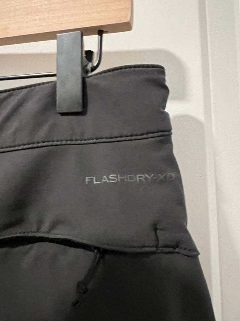 Seller #76 - The North Face Women's Bridgeway Zip-Off Pant Black Size US 8 Year 2023