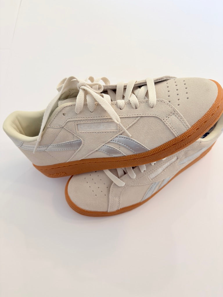(#25) reebok | NWT | 9.5womens | club c ground tennis | 45227