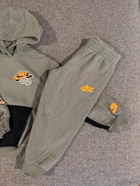 Seller #179 | Nike Sweatshirt & Sweatpants | Toddler 4T