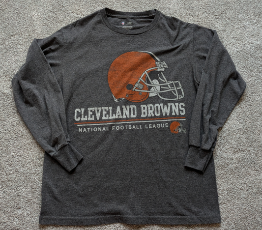#17 NFL team Apparel Browns Long Sleeve adult size M