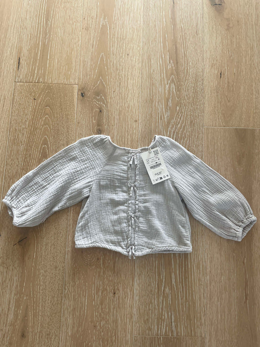#222 NWT Zara Girls Size 3-4 Light Gray Gauze Top with Bows (Retailed for $26!)
