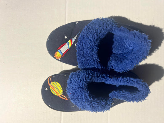 #98 Boys 11-12 Space Slippers
