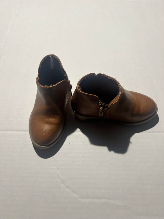 #98 Girls 6 Brown Ankle Booties