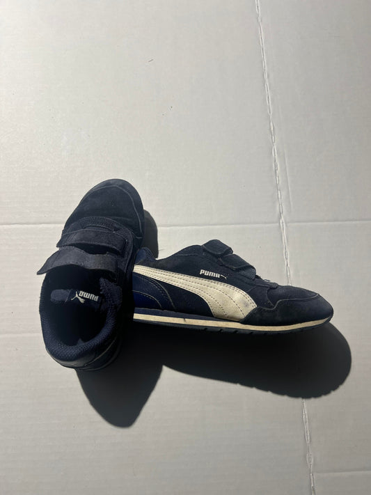 #98 Boys 13C Puma Sneakers