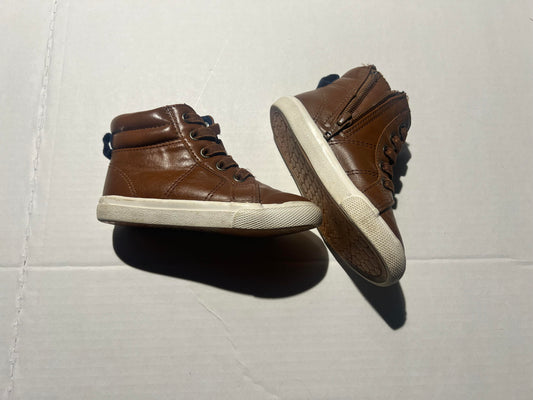 #98 Boys 7 Cat and Jack Zip High Top Sneakers