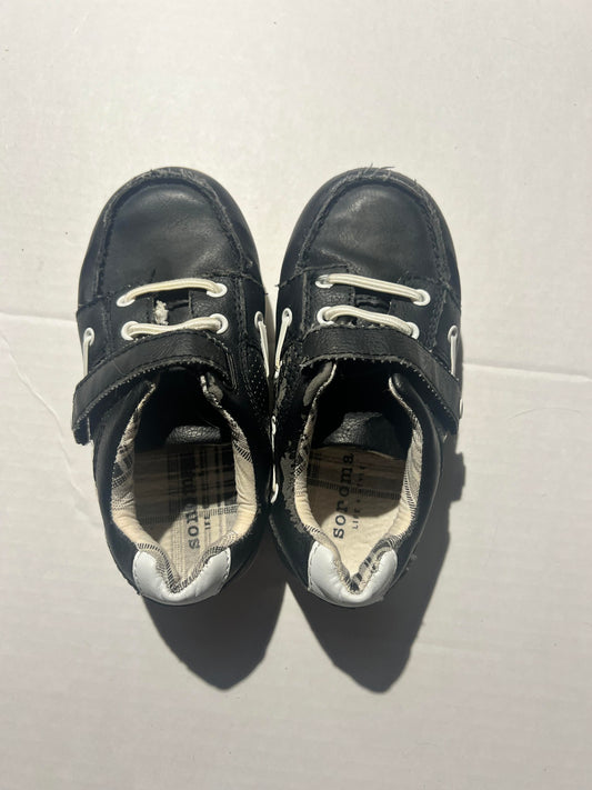 #98 Boys 7 Sonoma Shoes