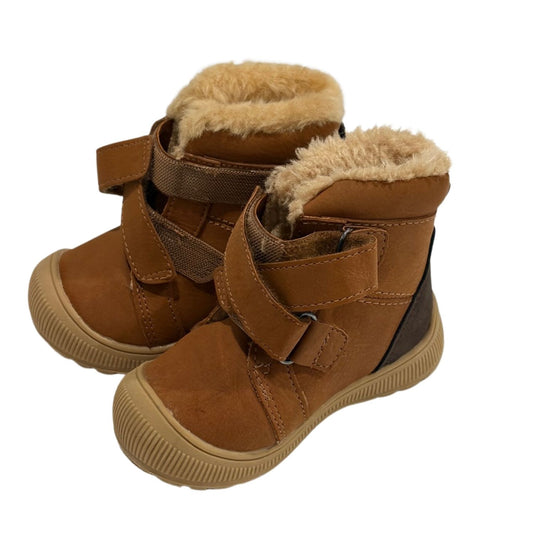 #88 Brown Winter Boots Size 5, Girls
