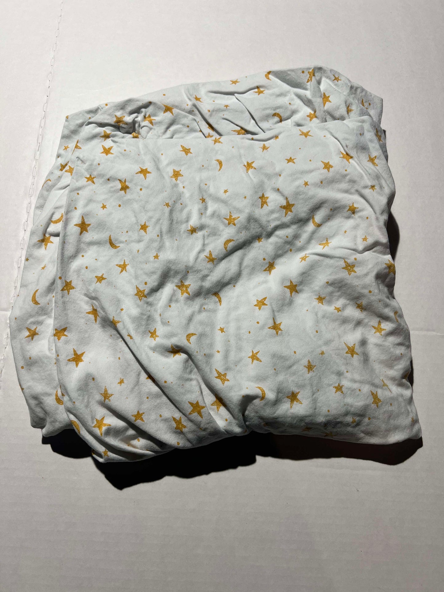 #82 Yellow Star Crib Sheet