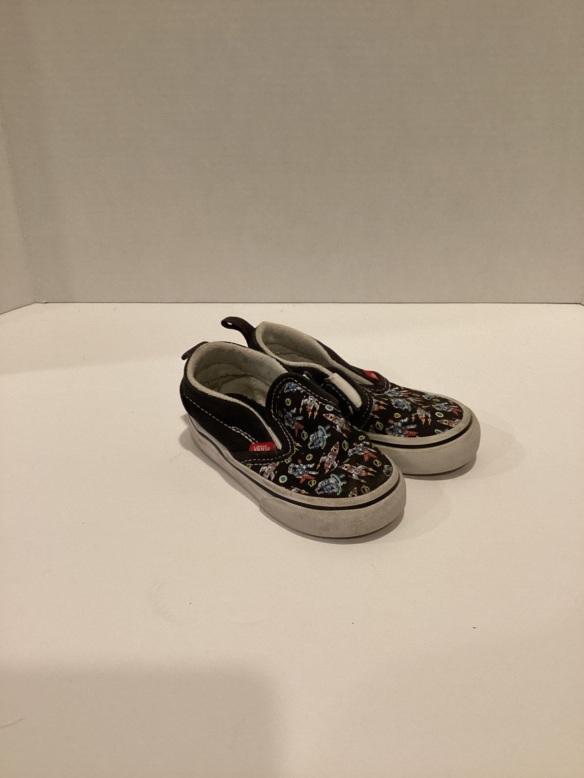 #70  *REDUCED* Vans size 5 Astronaut Print