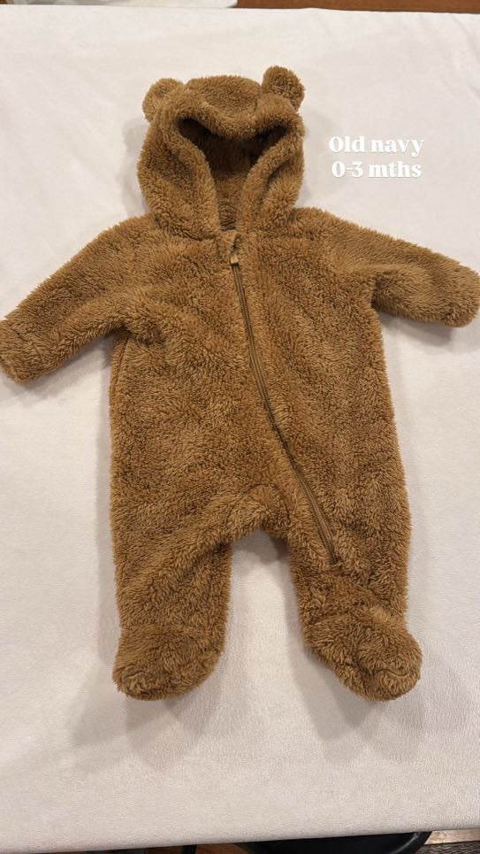 #145 Old navy sherpa bunting 0-3 mths EUC