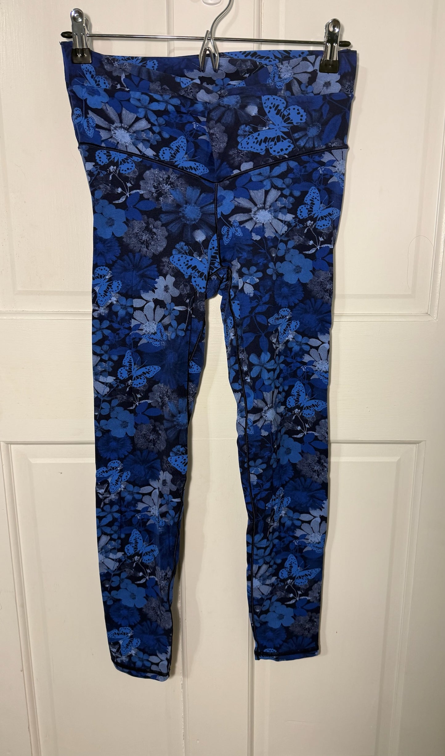 Seller #18 Womens Athletic "Offline" leggings size L by Arie
