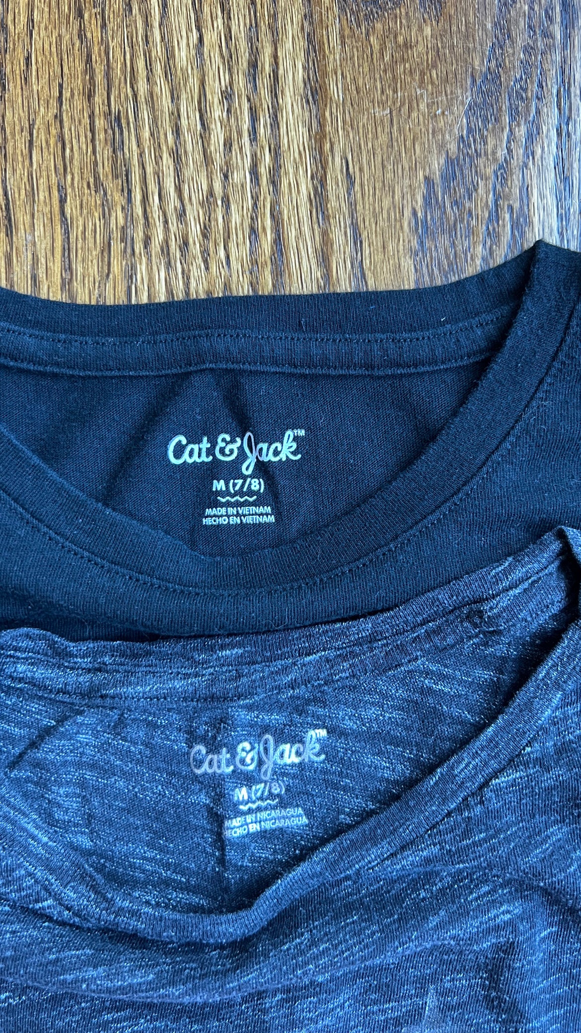 Seller #115 - Cat & Jack Girls Medium (7/8) Tees, Bundle of 2 (Planet & Plain Black), VGUC