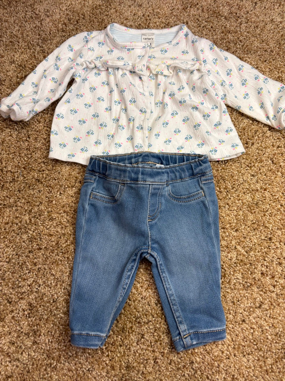 #86A 3 mo carters outfit