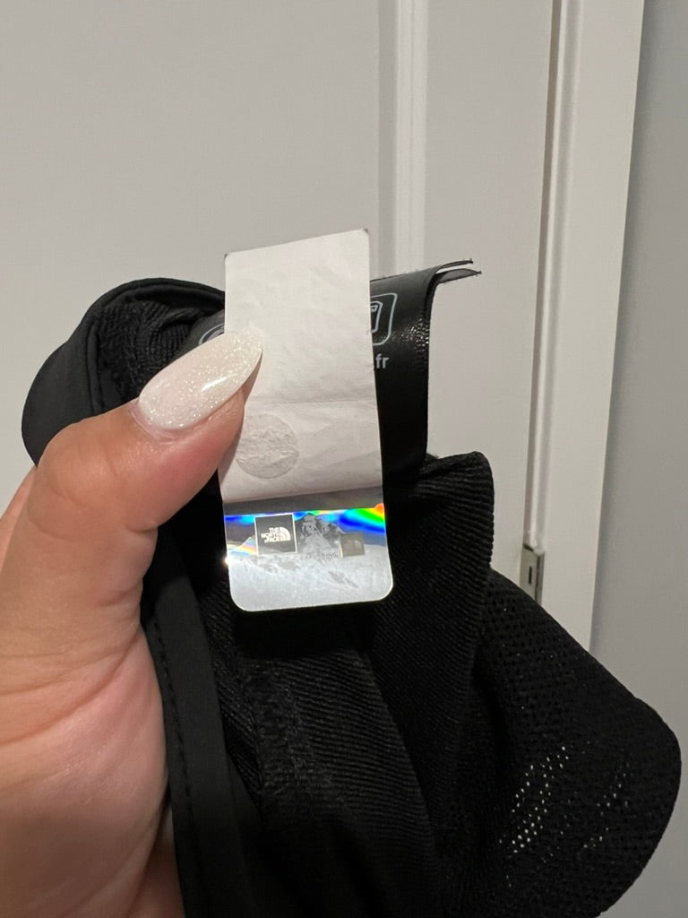 Seller #76 - The North Face Women's Bridgeway Zip-Off Pant Black Size US 8 Year 2023