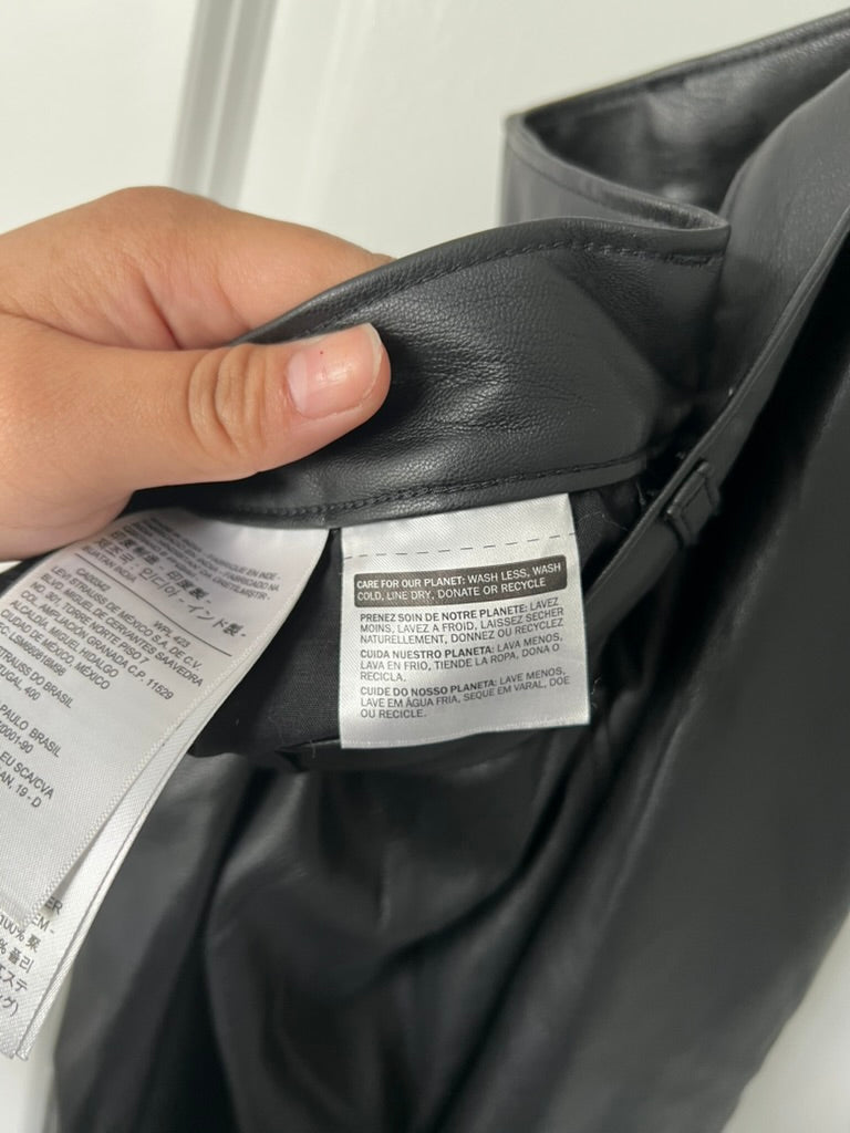 Seller #76 - Levi's Women's Math Club Slacks Black - Size 27