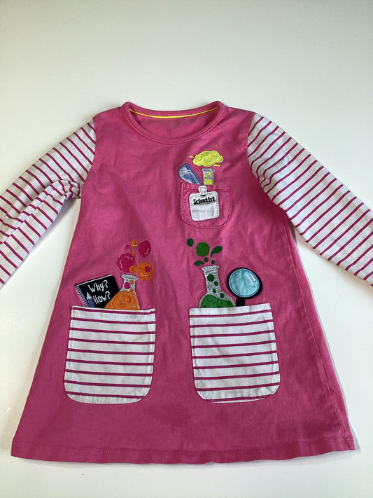 #129 Fauxden Scientist Fits like 3-4Y