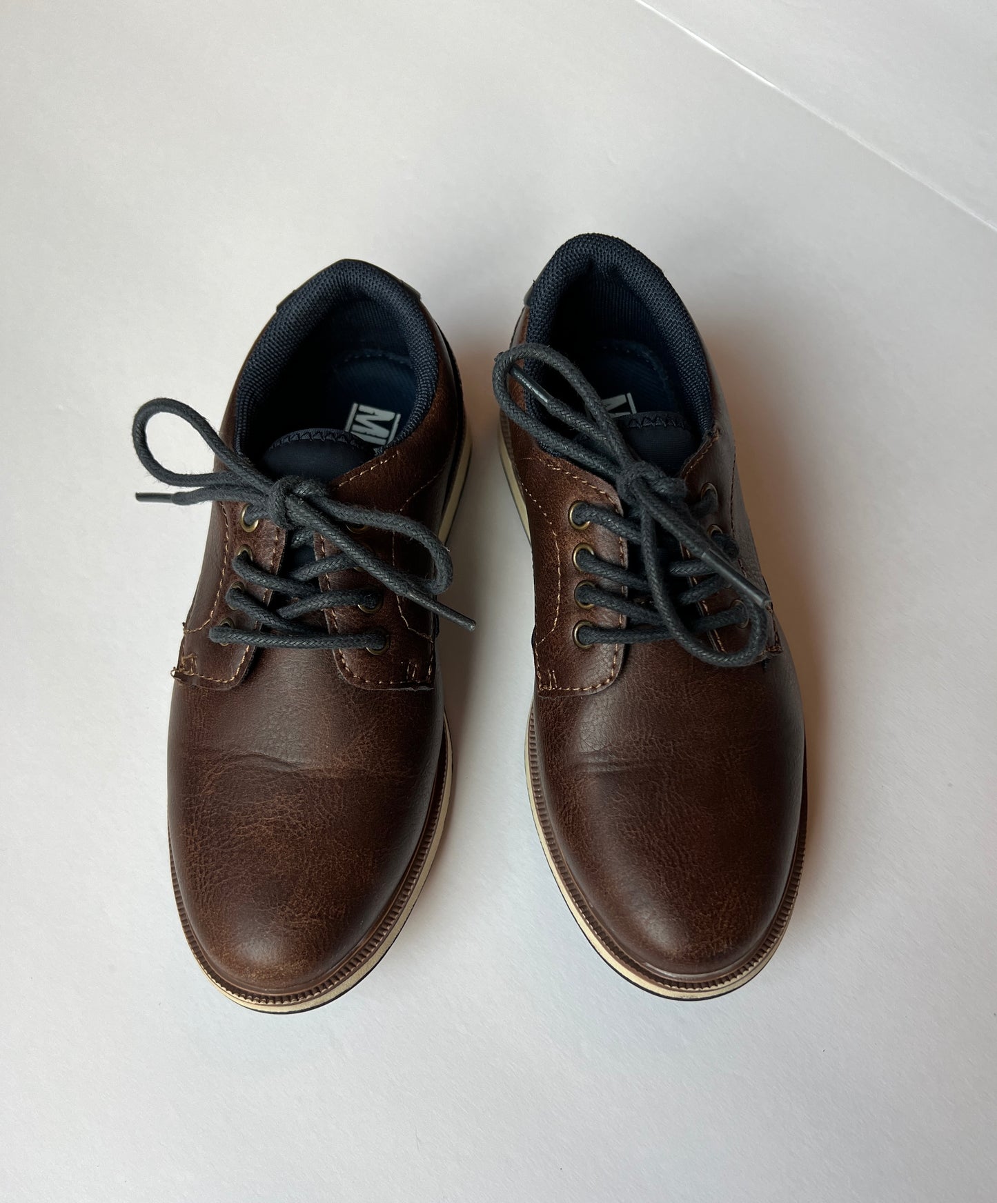 Boy Shoe Size 13 Brown Leather with Navy Accents Oxford, Like new Reduced