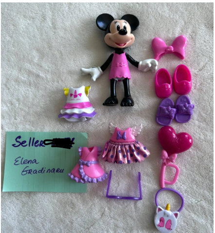 Seller #7 Minnie Mouse and accessories
