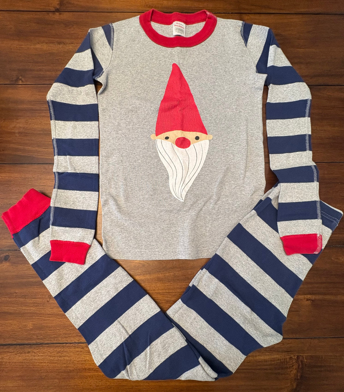 #197 Hanna Andersson Boys Size 12 Gray Red & Blue Santa Graphic Long Sleeve Pajama Set