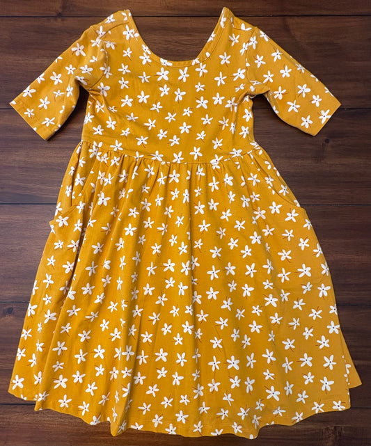 #197 Hanna Andersson Girls Size 8 Mustard Printed Three-Quarter Sleeve Swing Dress